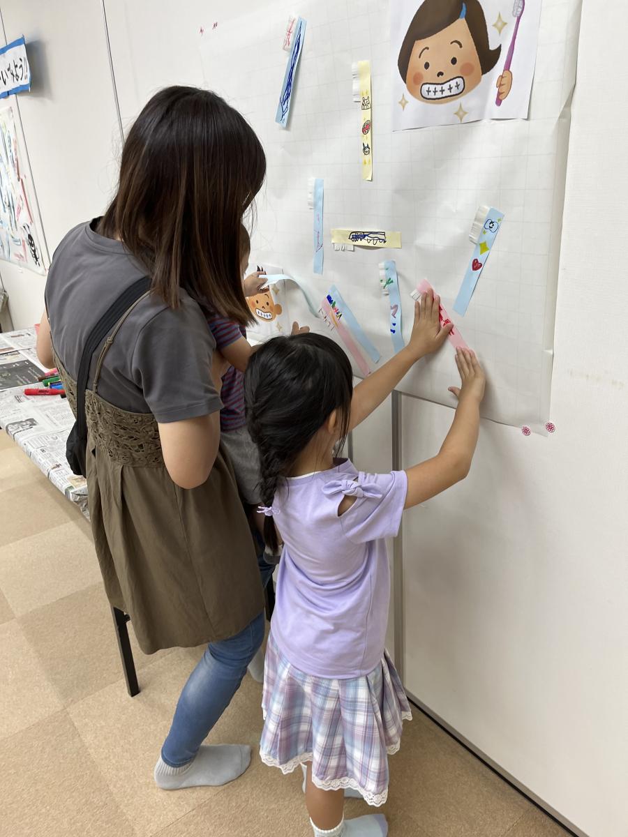 「歯ブラシに模様を描いてみよう」コーナー