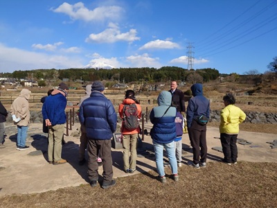 遺跡案内ツアー