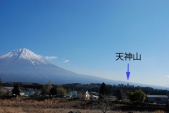 写真1天神山遠景白糸の滝付近