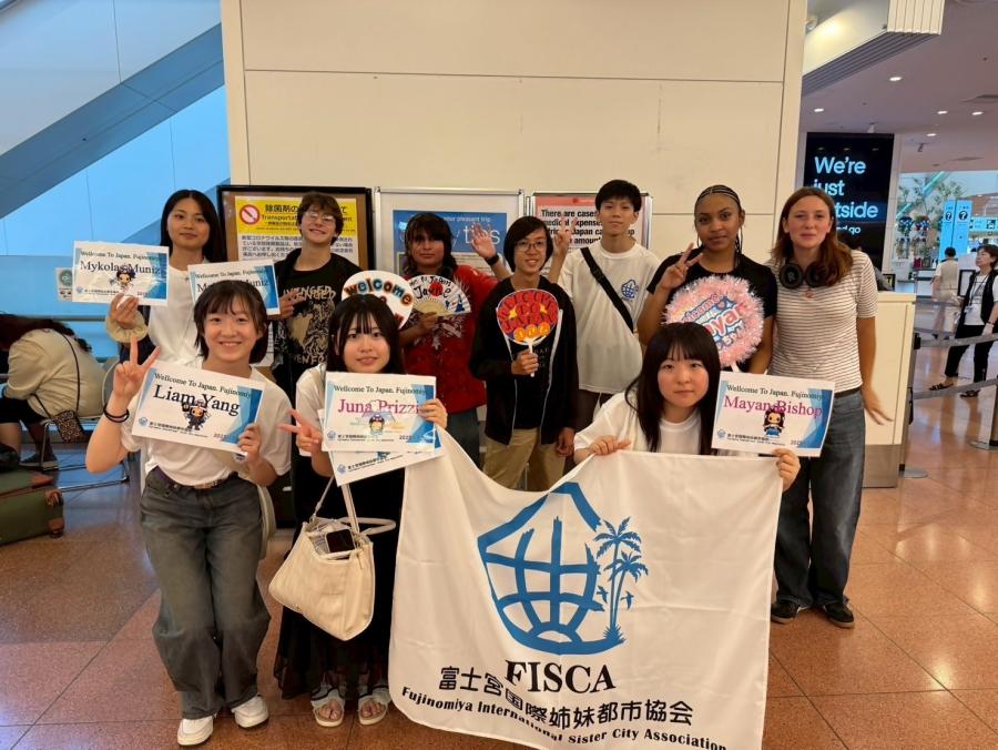 サンタモニカ市学生日本に到着