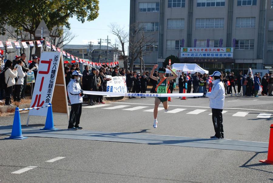 昨年度の近江八幡駅伝中学生男子チームのゴール