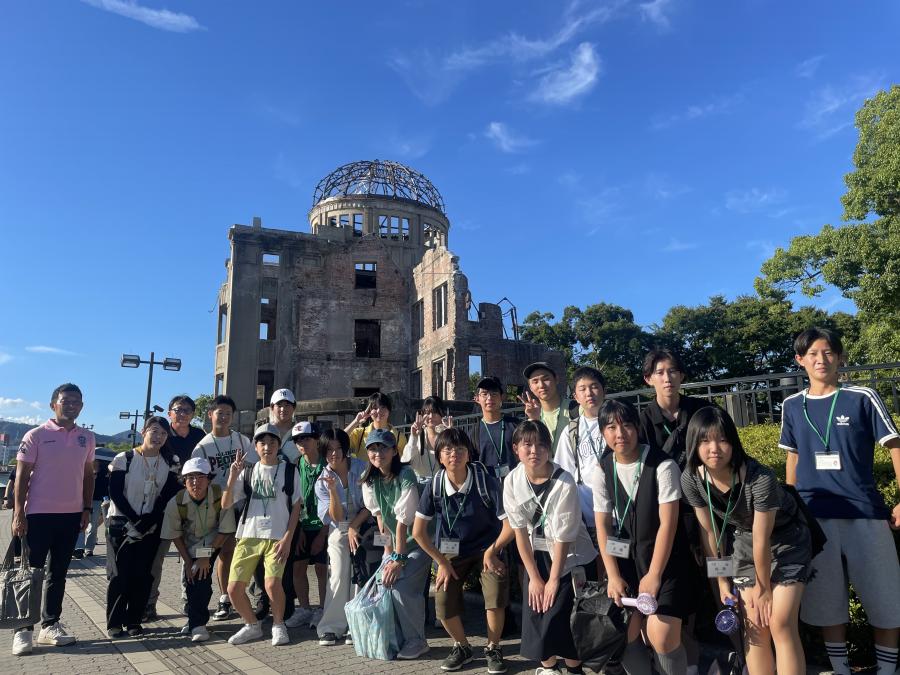 原爆ドーム前集合写真