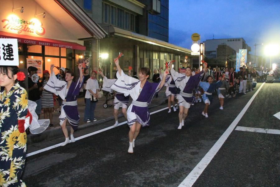 宮おどりの様子