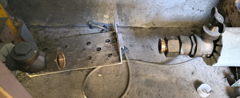 持ちされれた水道メーター