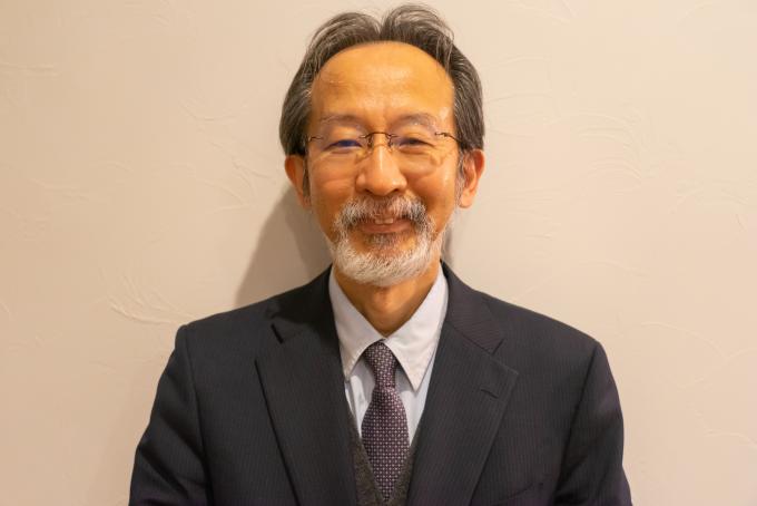 講師